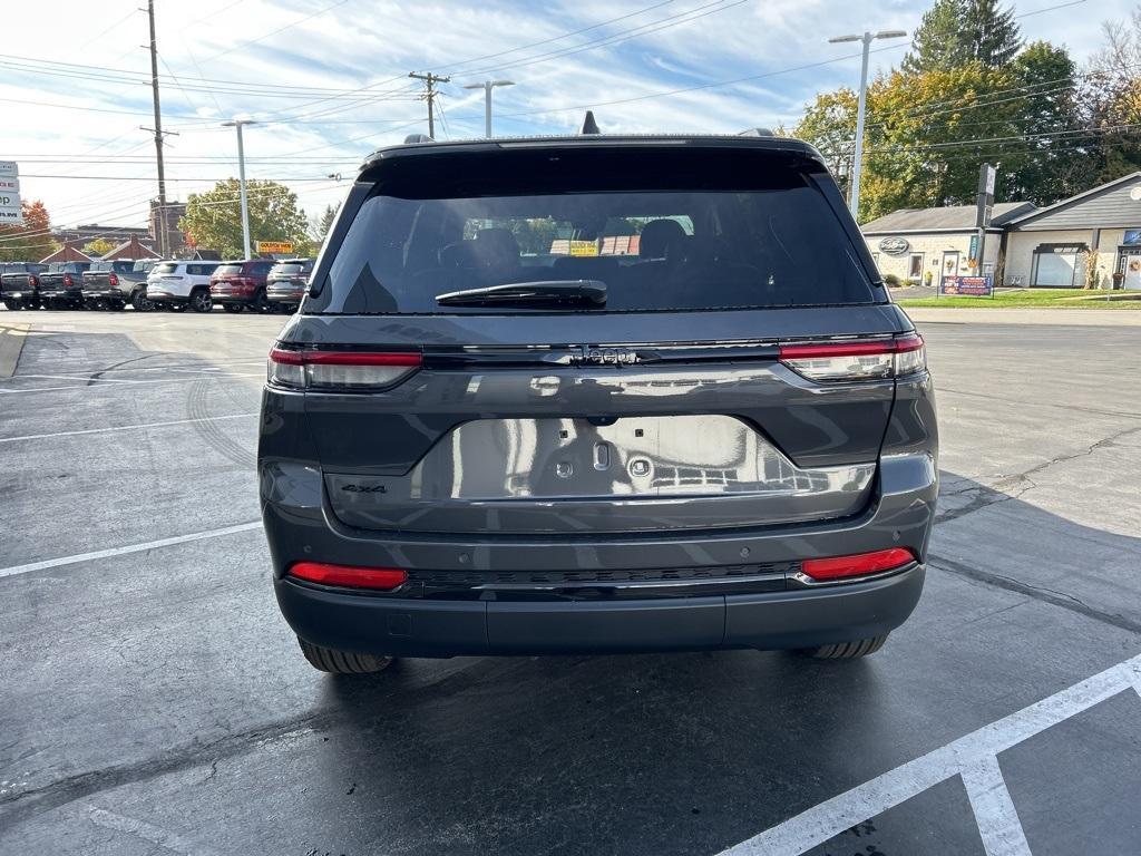 new 2025 Jeep Grand Cherokee car, priced at $45,711