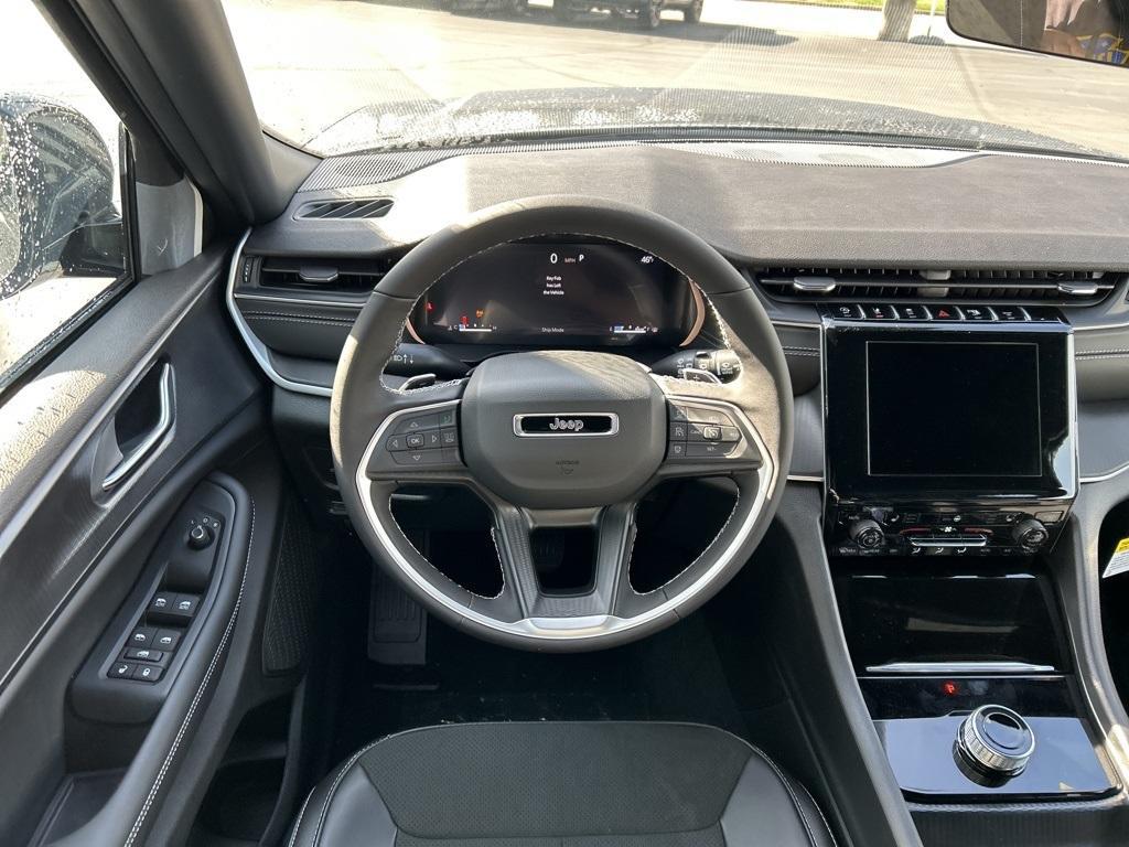 new 2025 Jeep Grand Cherokee car, priced at $45,711