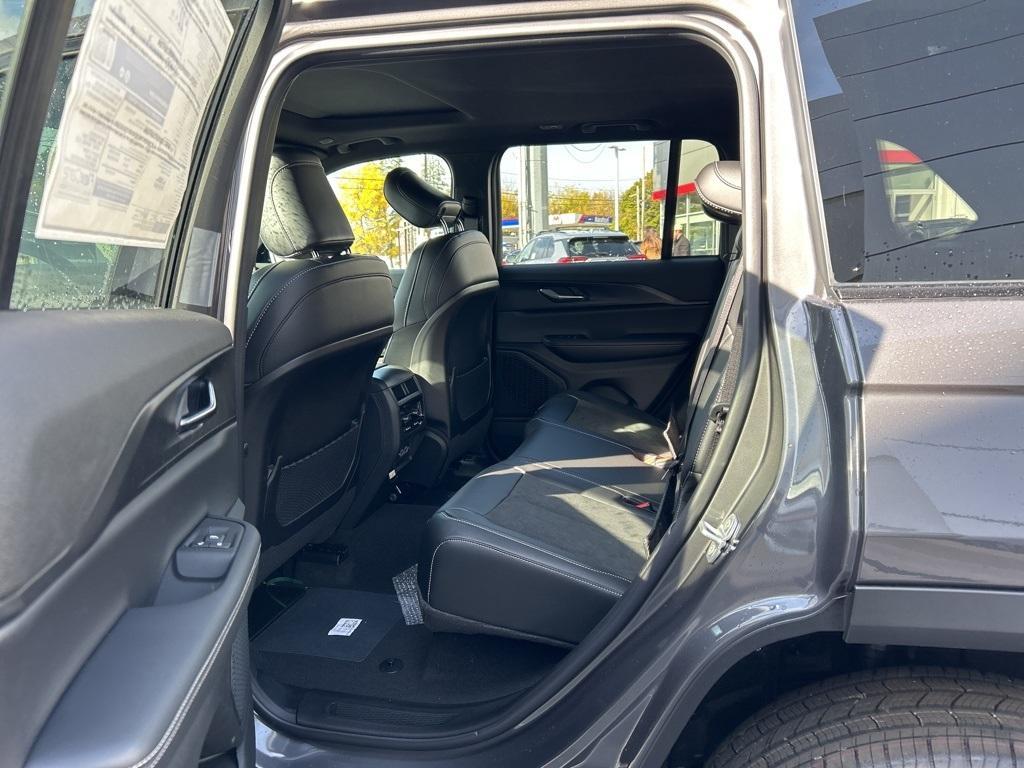 new 2025 Jeep Grand Cherokee car, priced at $45,711