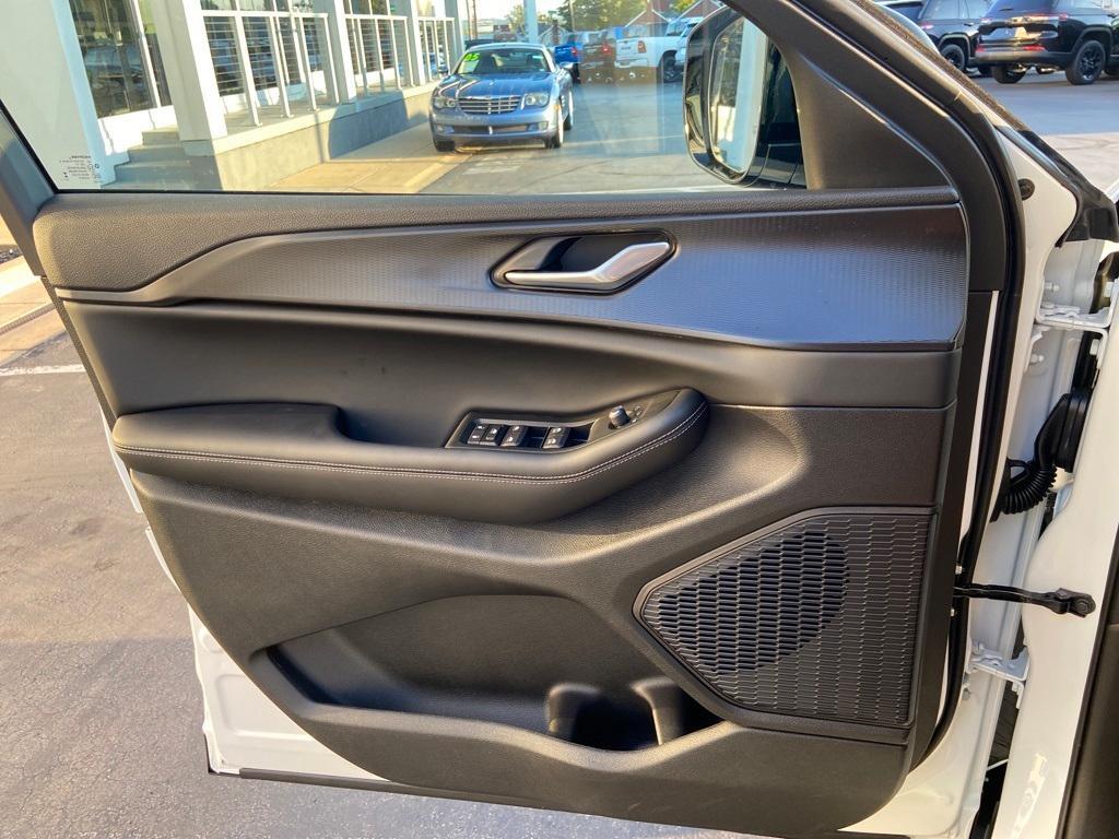 new 2025 Jeep Grand Cherokee L car, priced at $41,134