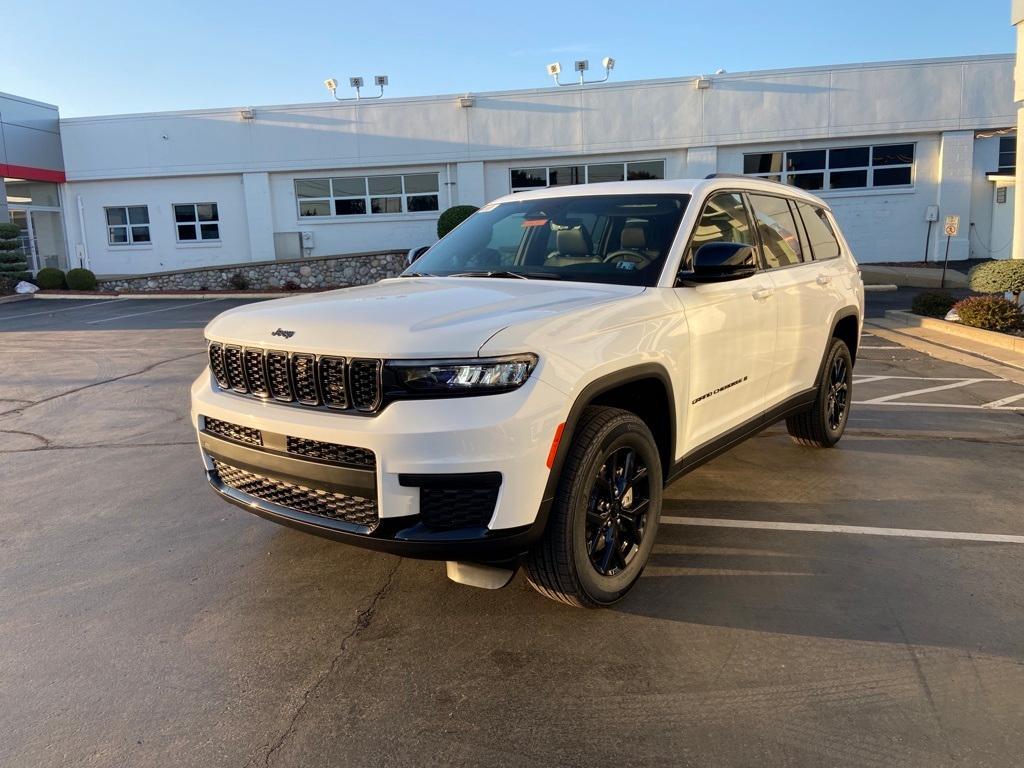 new 2025 Jeep Grand Cherokee L car, priced at $41,134