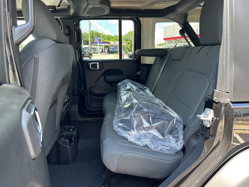 new 2025 Jeep Wrangler car, priced at $42,533