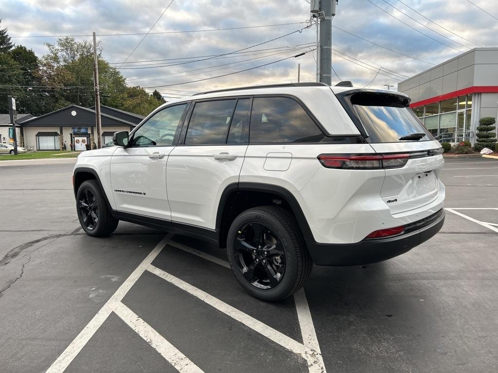 new 2025 Jeep Grand Cherokee car, priced at $40,905