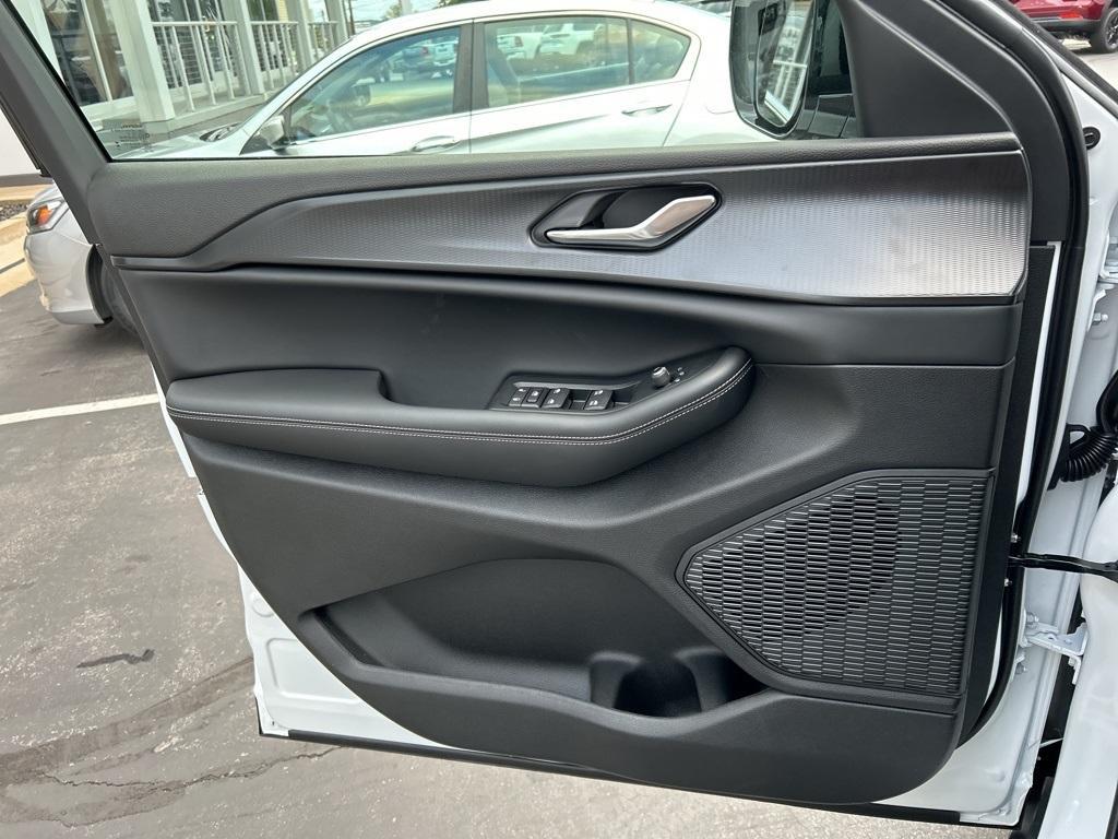 new 2025 Jeep Grand Cherokee car, priced at $40,905