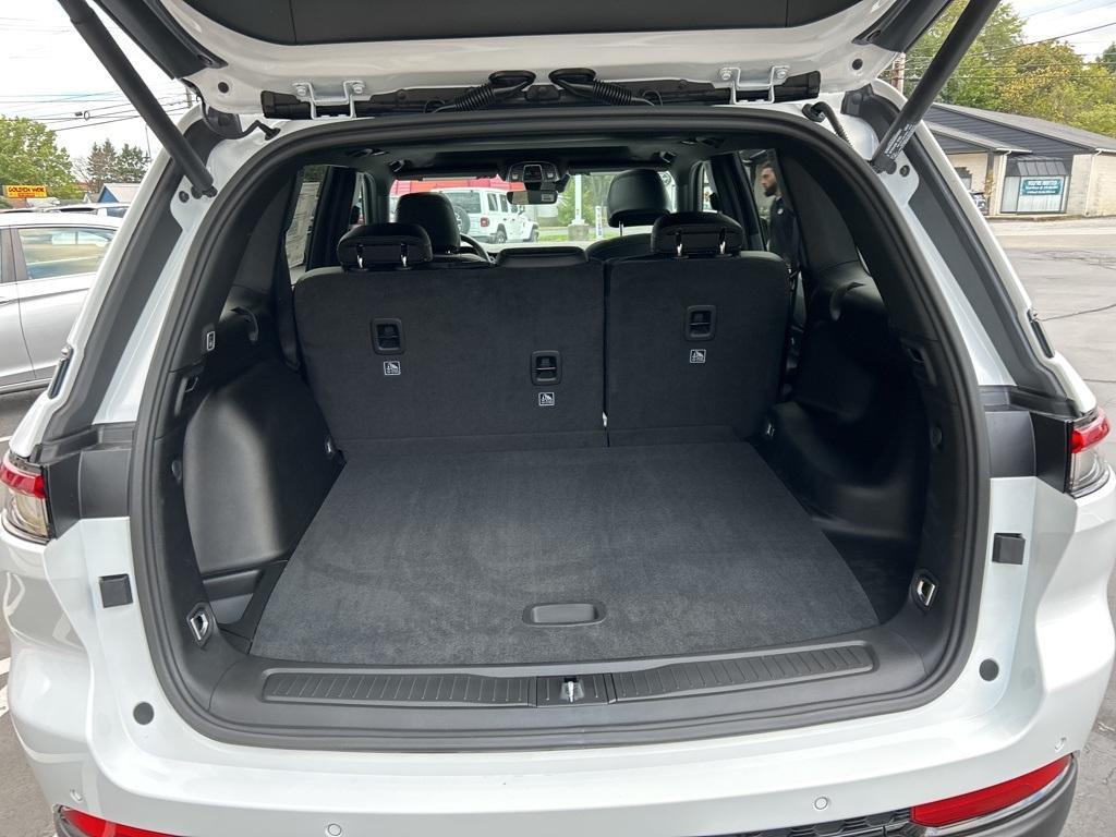 new 2025 Jeep Grand Cherokee car, priced at $40,905