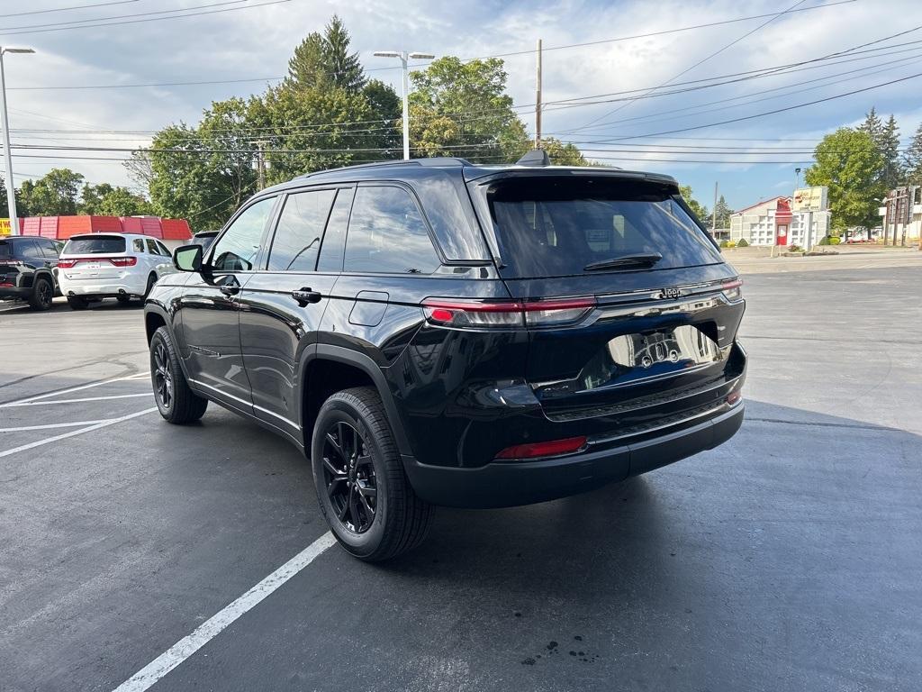 new 2025 Jeep Grand Cherokee car, priced at $39,711