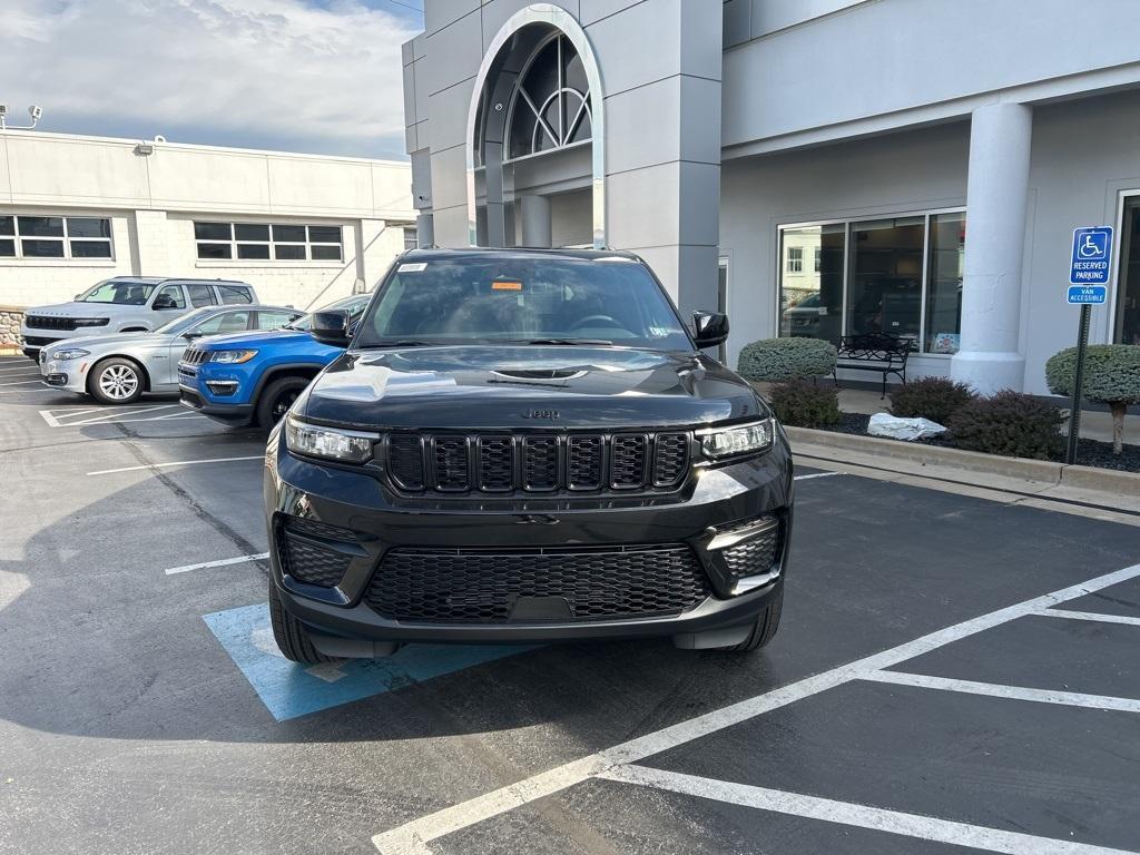 new 2025 Jeep Grand Cherokee car, priced at $39,711