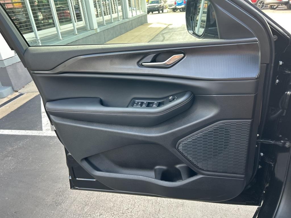 new 2025 Jeep Grand Cherokee car, priced at $39,711