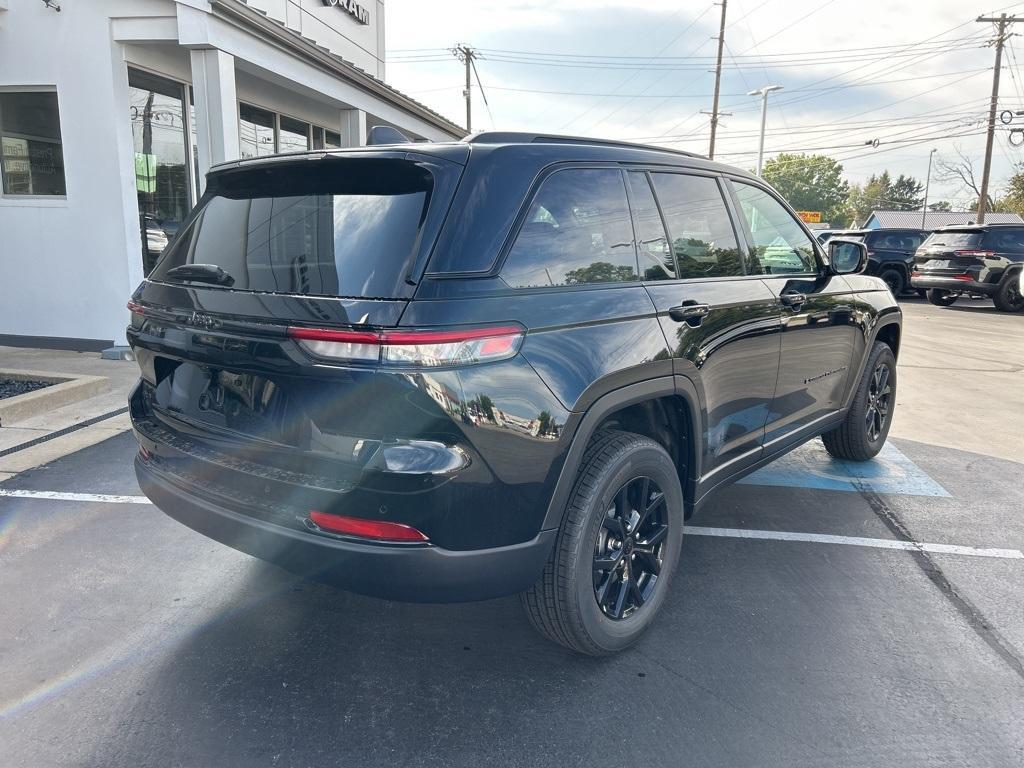 new 2025 Jeep Grand Cherokee car, priced at $39,711