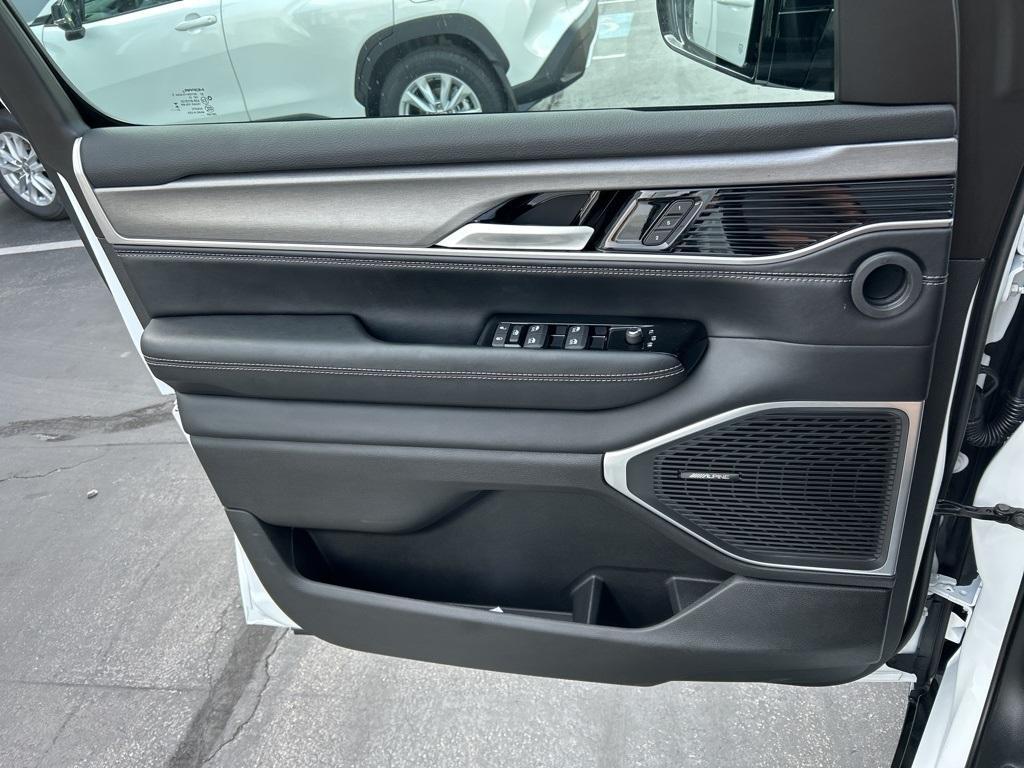 new 2025 Jeep Wagoneer L car, priced at $70,999