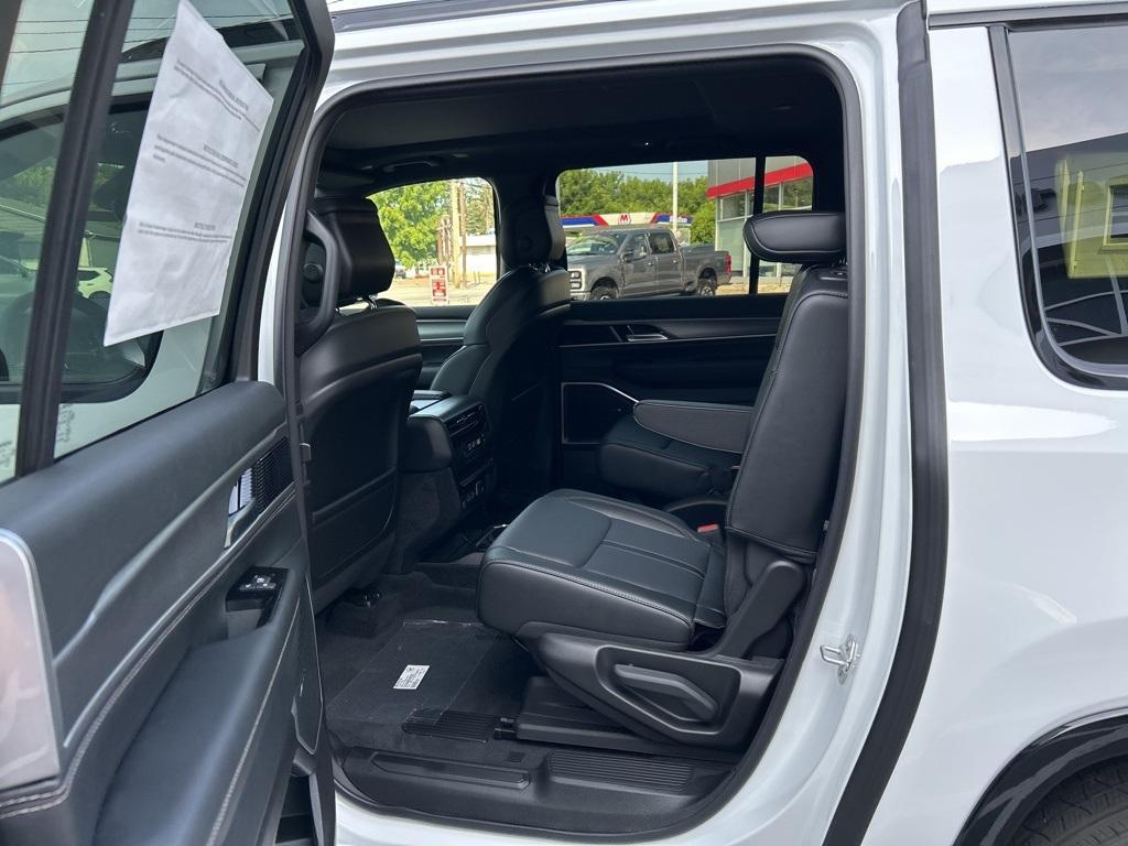 new 2025 Jeep Wagoneer L car, priced at $70,999