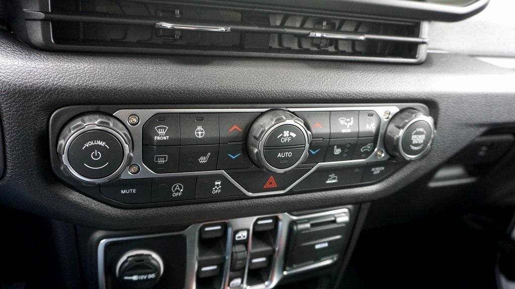 new 2026 Jeep Gladiator car, priced at $46,621