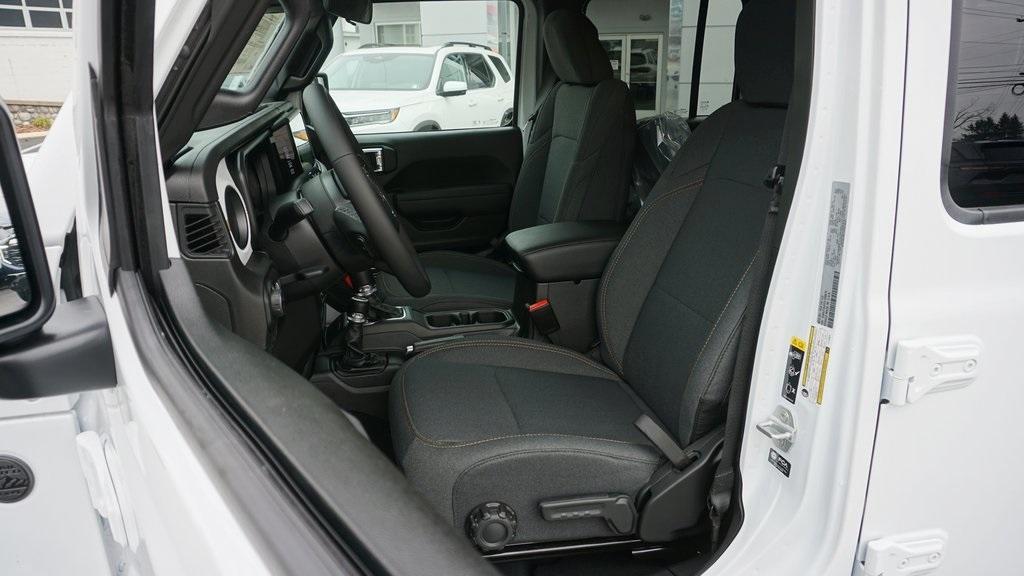 new 2026 Jeep Gladiator car, priced at $46,621