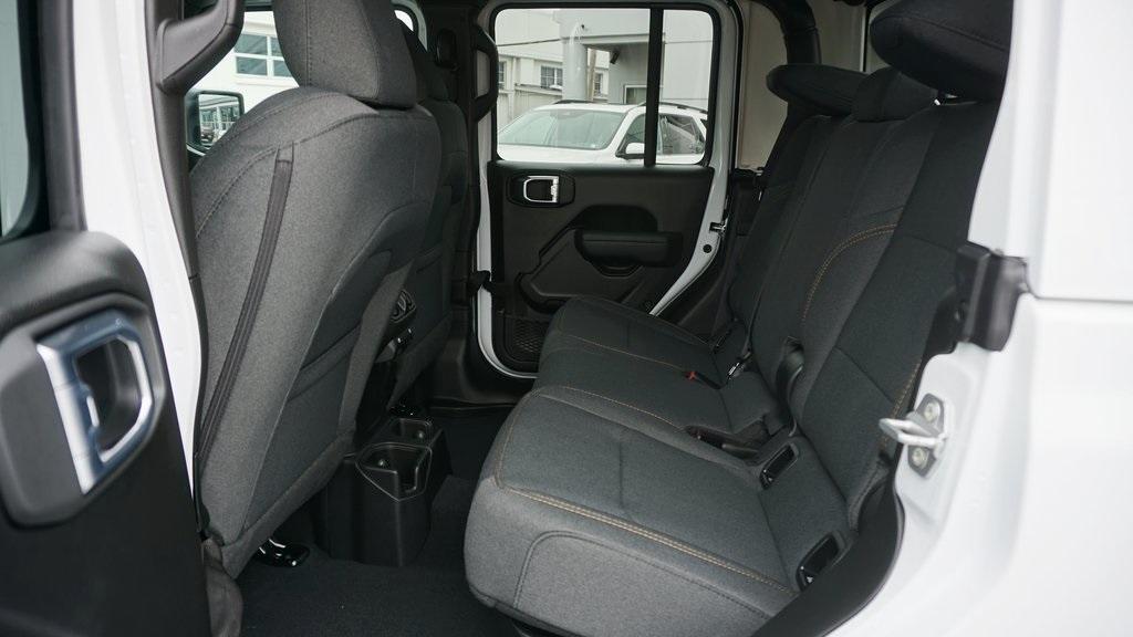 new 2026 Jeep Gladiator car, priced at $46,621