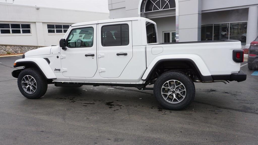 new 2026 Jeep Gladiator car, priced at $46,621