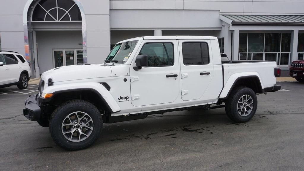new 2026 Jeep Gladiator car, priced at $46,621