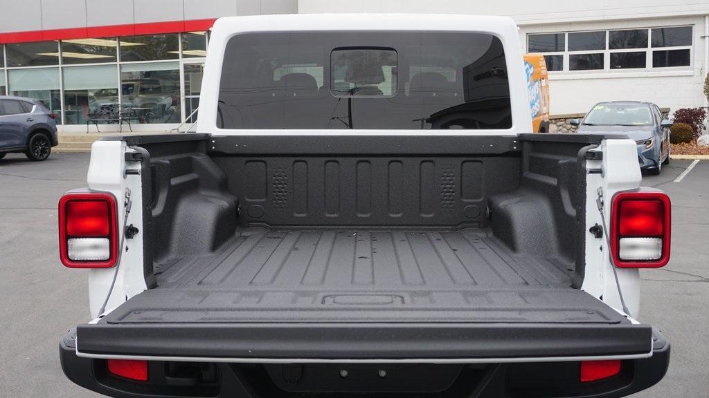 new 2026 Jeep Gladiator car, priced at $46,621