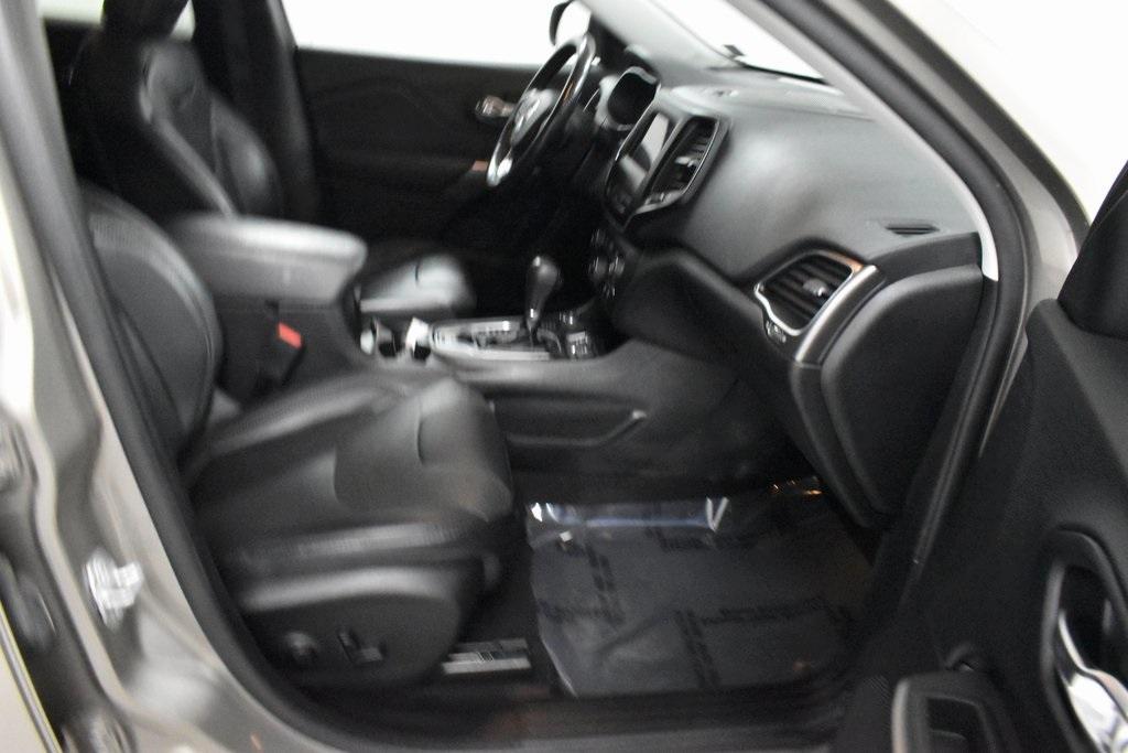 used 2020 Jeep Cherokee car, priced at $22,249