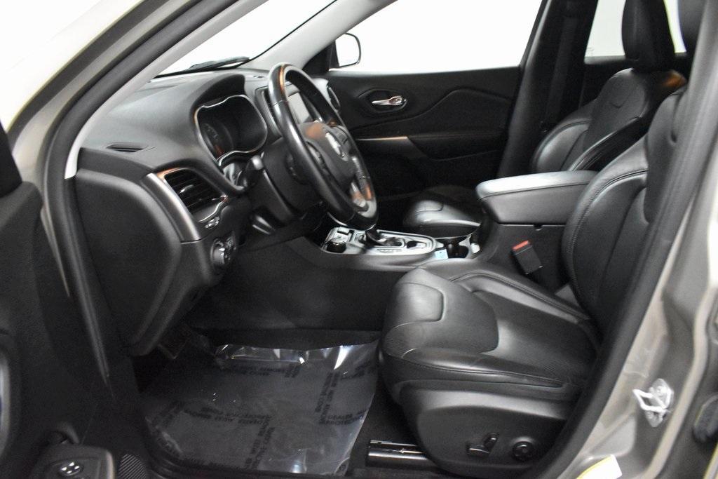 used 2020 Jeep Cherokee car, priced at $22,249