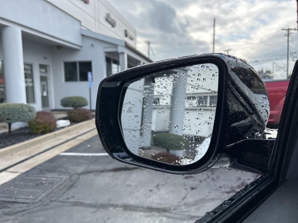 new 2025 Jeep Grand Cherokee car, priced at $40,414