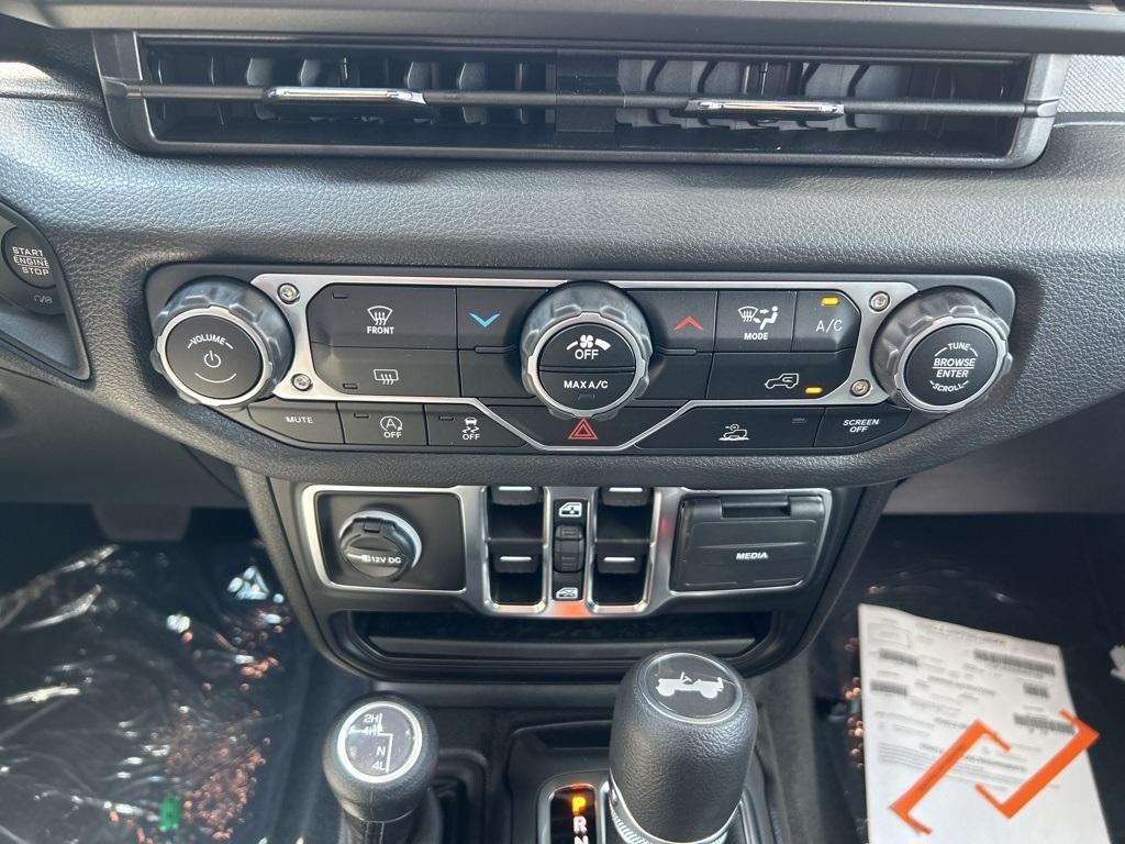 new 2025 Jeep Wrangler car, priced at $41,823