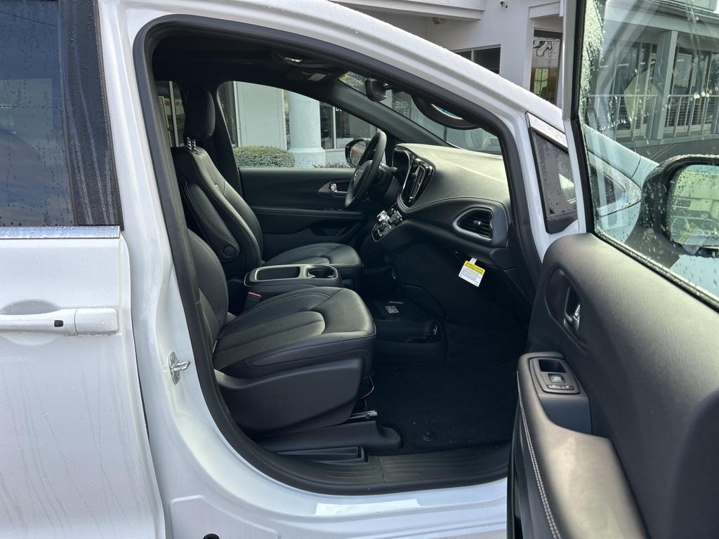 new 2026 Chrysler Pacifica car, priced at $46,645