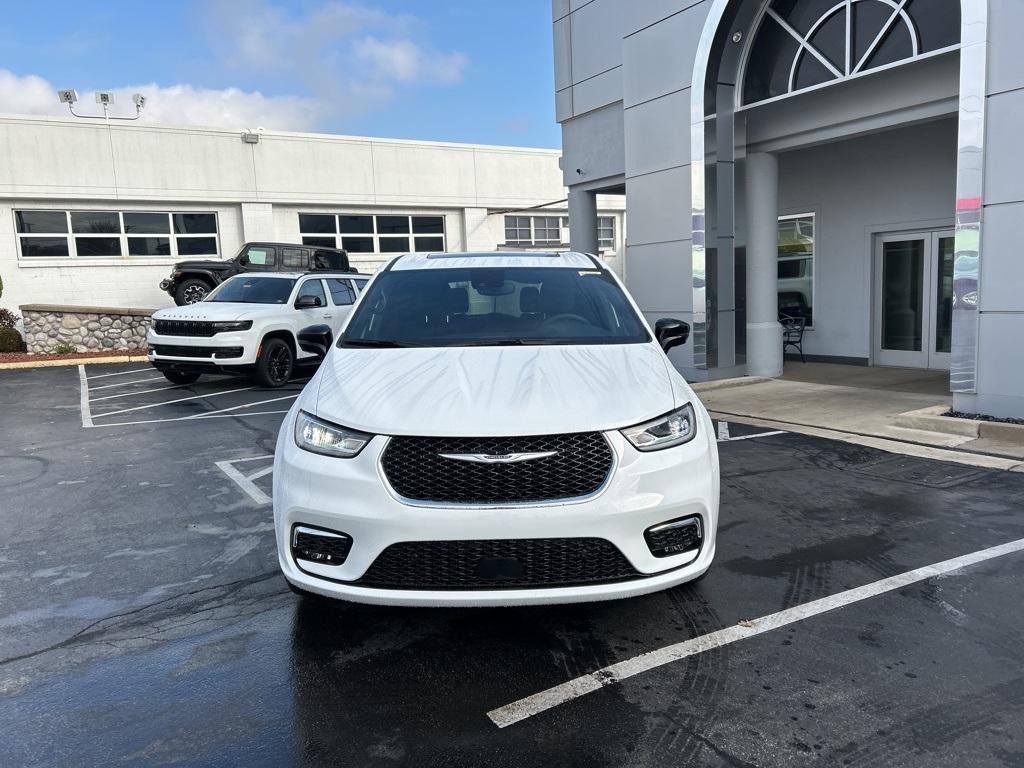 new 2026 Chrysler Pacifica car, priced at $46,645