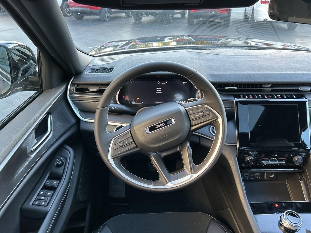 new 2025 Jeep Grand Cherokee car, priced at $47,191