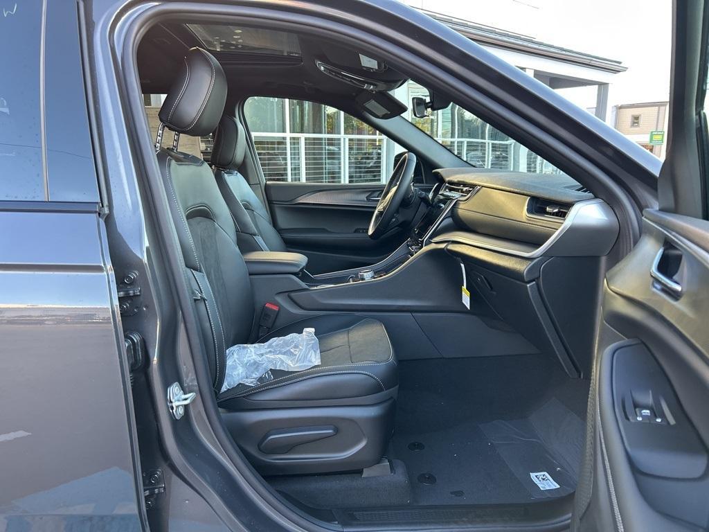 new 2025 Jeep Grand Cherokee car, priced at $47,191