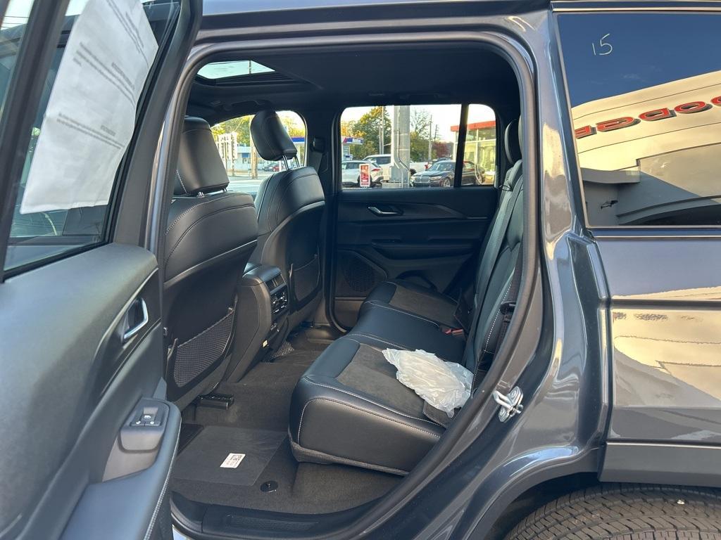 new 2025 Jeep Grand Cherokee car, priced at $47,191