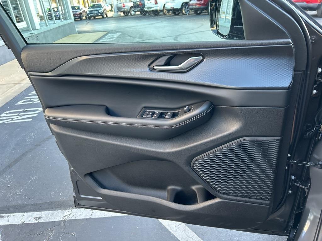 new 2025 Jeep Grand Cherokee car, priced at $47,191