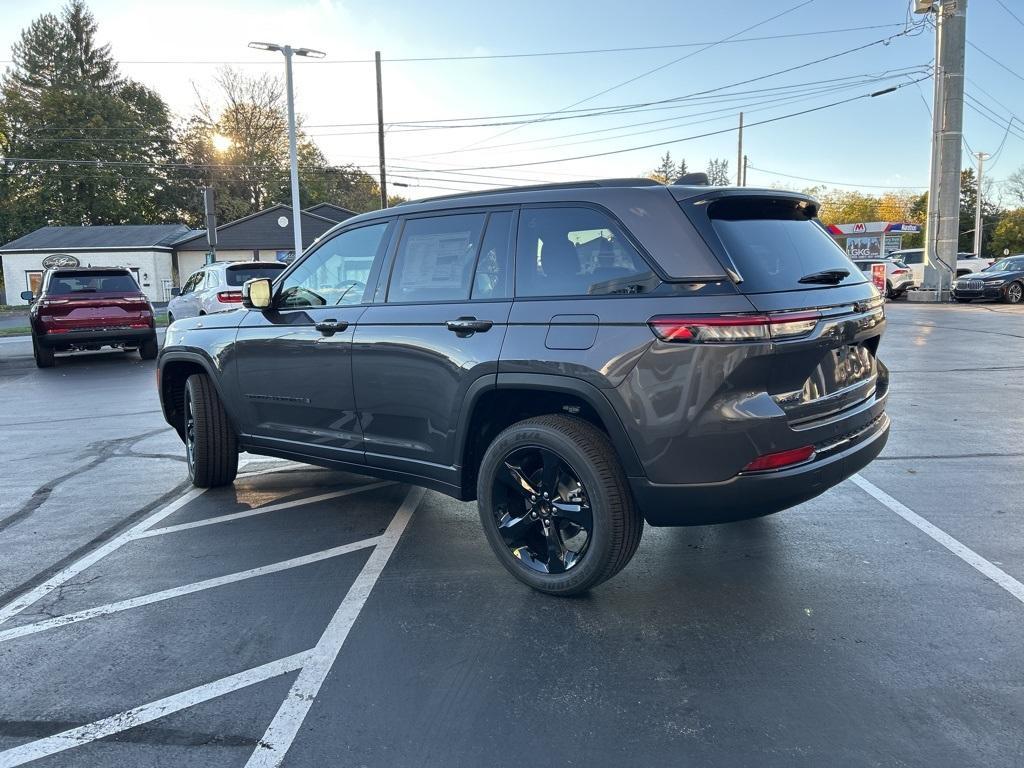 new 2025 Jeep Grand Cherokee car, priced at $47,191