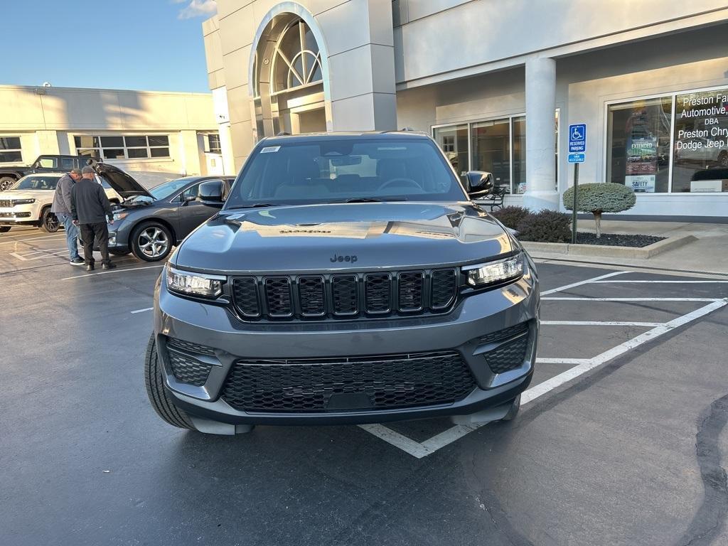 new 2025 Jeep Grand Cherokee car, priced at $47,191