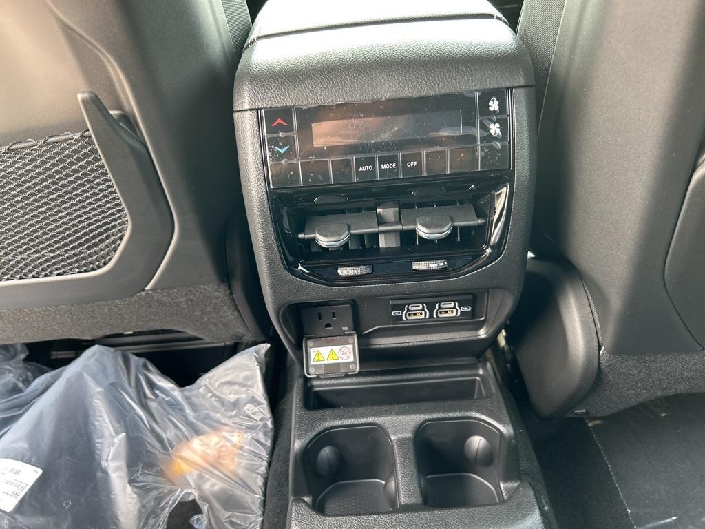 new 2025 Jeep Grand Cherokee L car, priced at $41,369