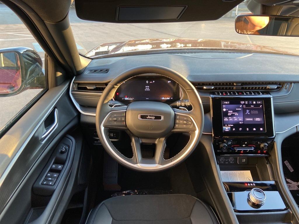new 2025 Jeep Grand Cherokee L car, priced at $41,670
