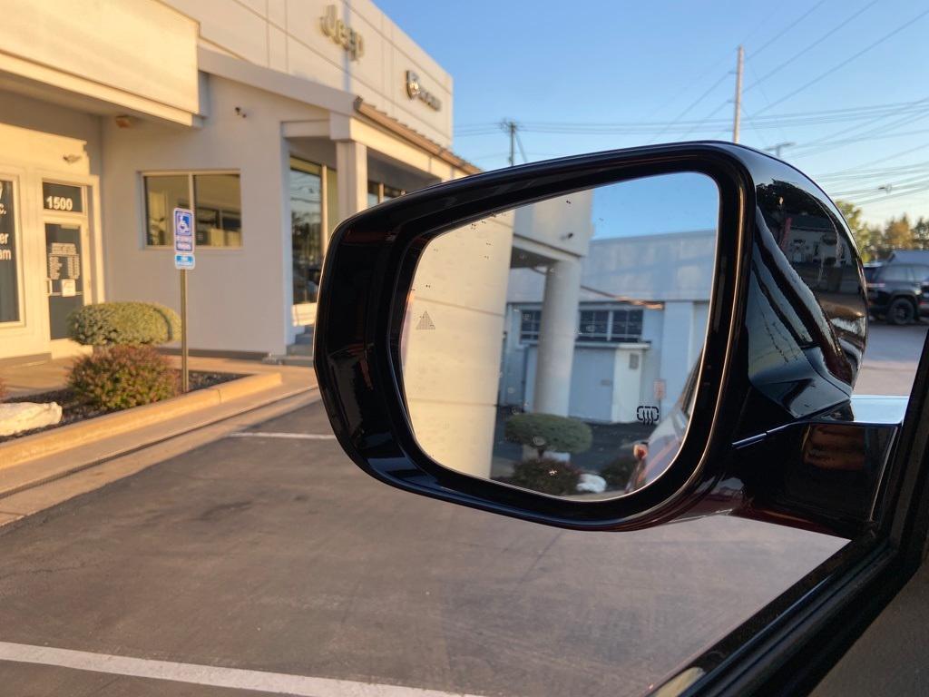 new 2025 Jeep Grand Cherokee L car, priced at $41,670