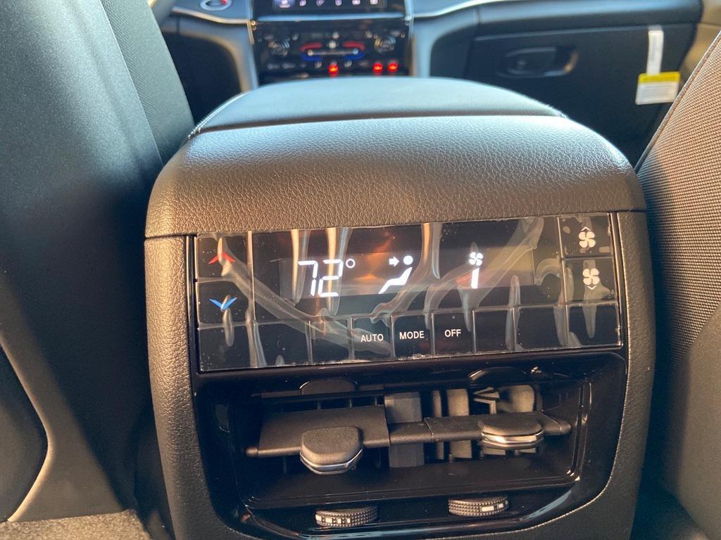 new 2025 Jeep Grand Cherokee L car, priced at $41,670