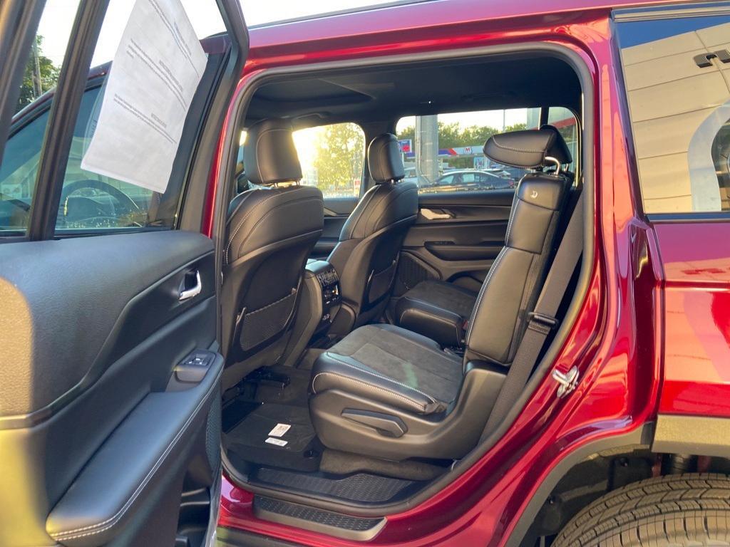 new 2025 Jeep Grand Cherokee L car, priced at $41,670