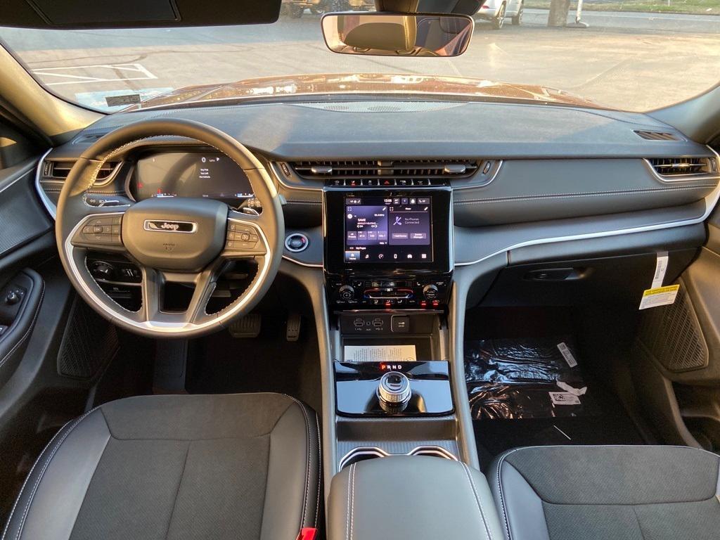 new 2025 Jeep Grand Cherokee L car, priced at $41,670