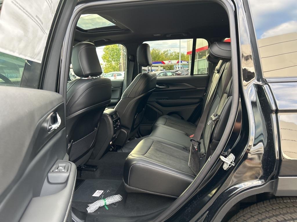 new 2025 Jeep Grand Cherokee car, priced at $41,441