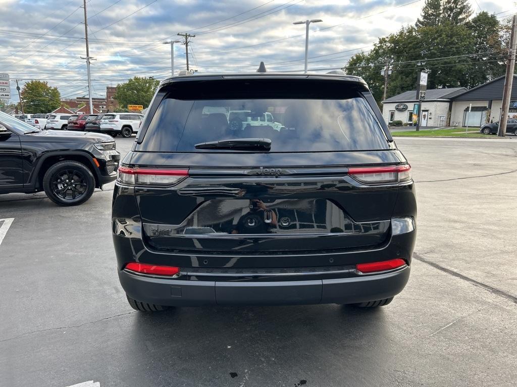 new 2025 Jeep Grand Cherokee car, priced at $41,441