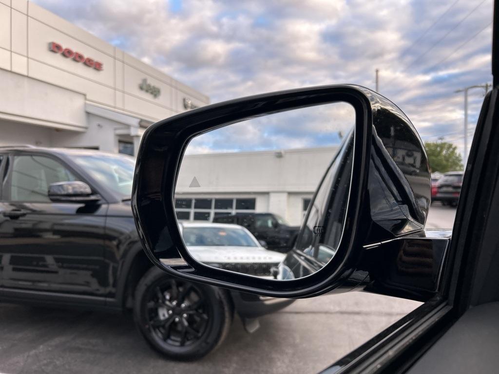 new 2025 Jeep Grand Cherokee car, priced at $41,441