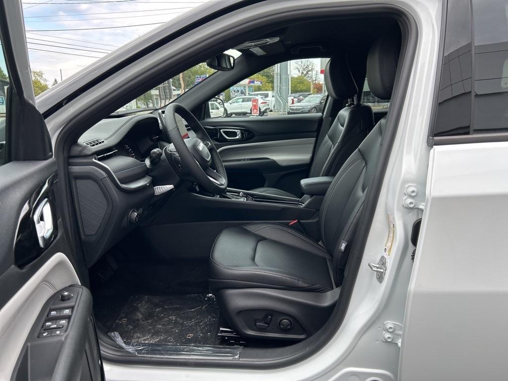 new 2026 Jeep Compass car, priced at $31,376