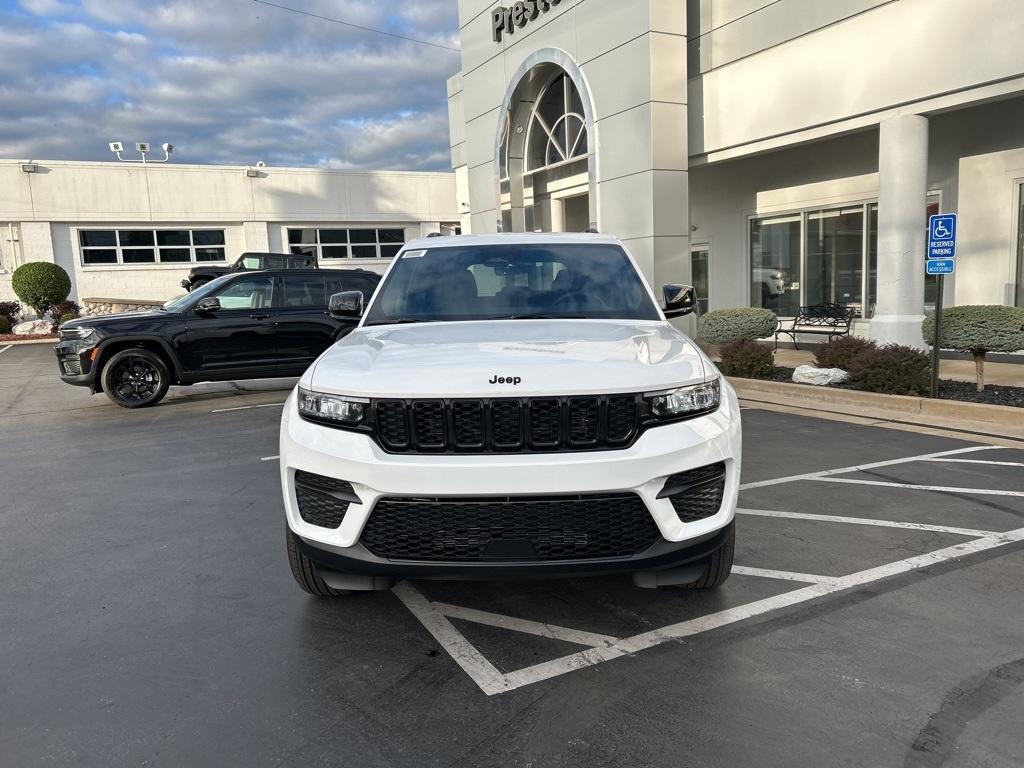 new 2025 Jeep Grand Cherokee car, priced at $38,923