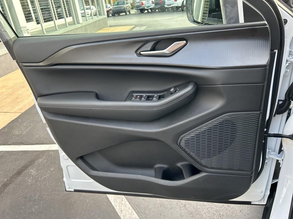 new 2025 Jeep Grand Cherokee car, priced at $38,923