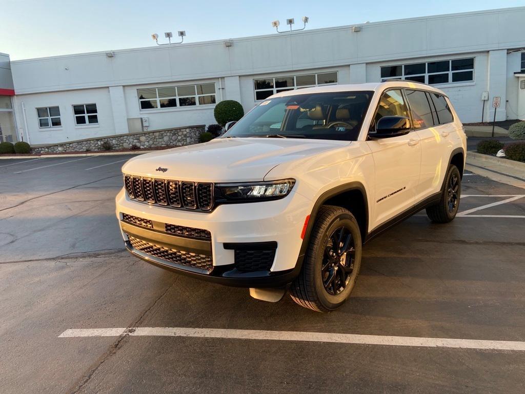 new 2025 Jeep Grand Cherokee L car, priced at $41,135