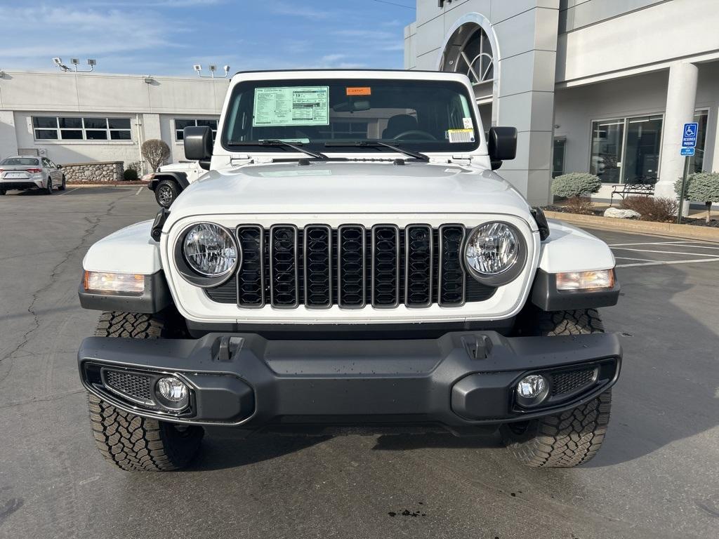 new 2025 Jeep Gladiator car, priced at $40,998