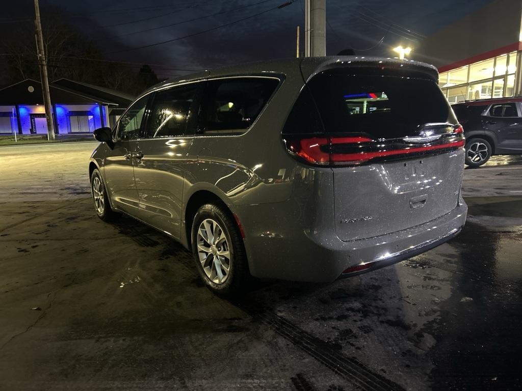 new 2025 Chrysler Pacifica car, priced at $44,039