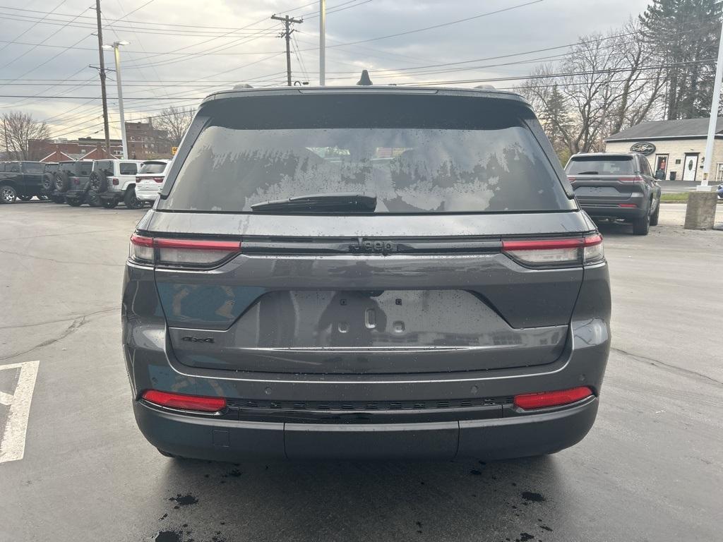 new 2025 Jeep Grand Cherokee car, priced at $42,175