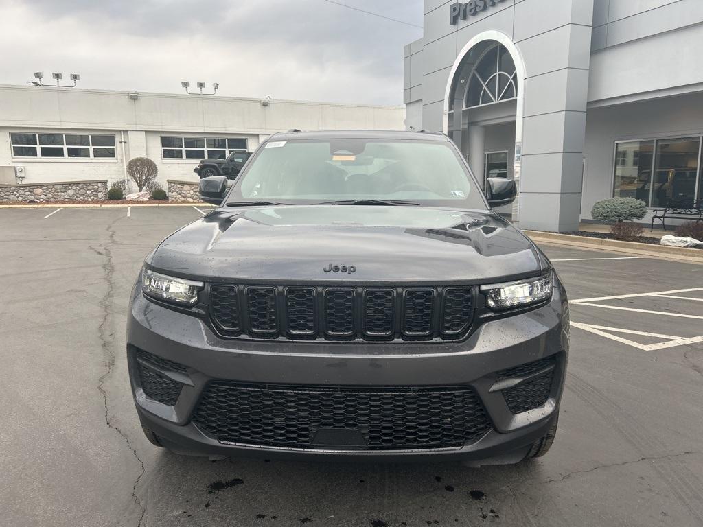 new 2025 Jeep Grand Cherokee car, priced at $42,175
